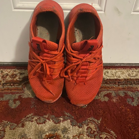 Puma sports shoes - Picture 4 of 5